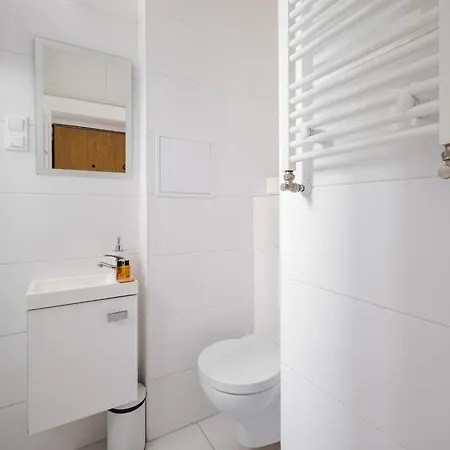 Tamka Powisle Pink By Bookinghost アパート ワルシャワ