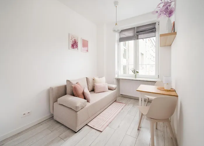 Apartment Tamka Powisle Pink By Bookinghost