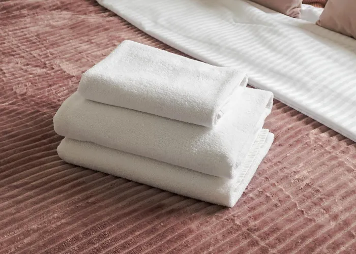 Apartment Tamka Powisle Pink By Bookinghost Warsaw